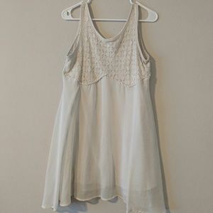 Boutique Off-White Flowy Dress Size S